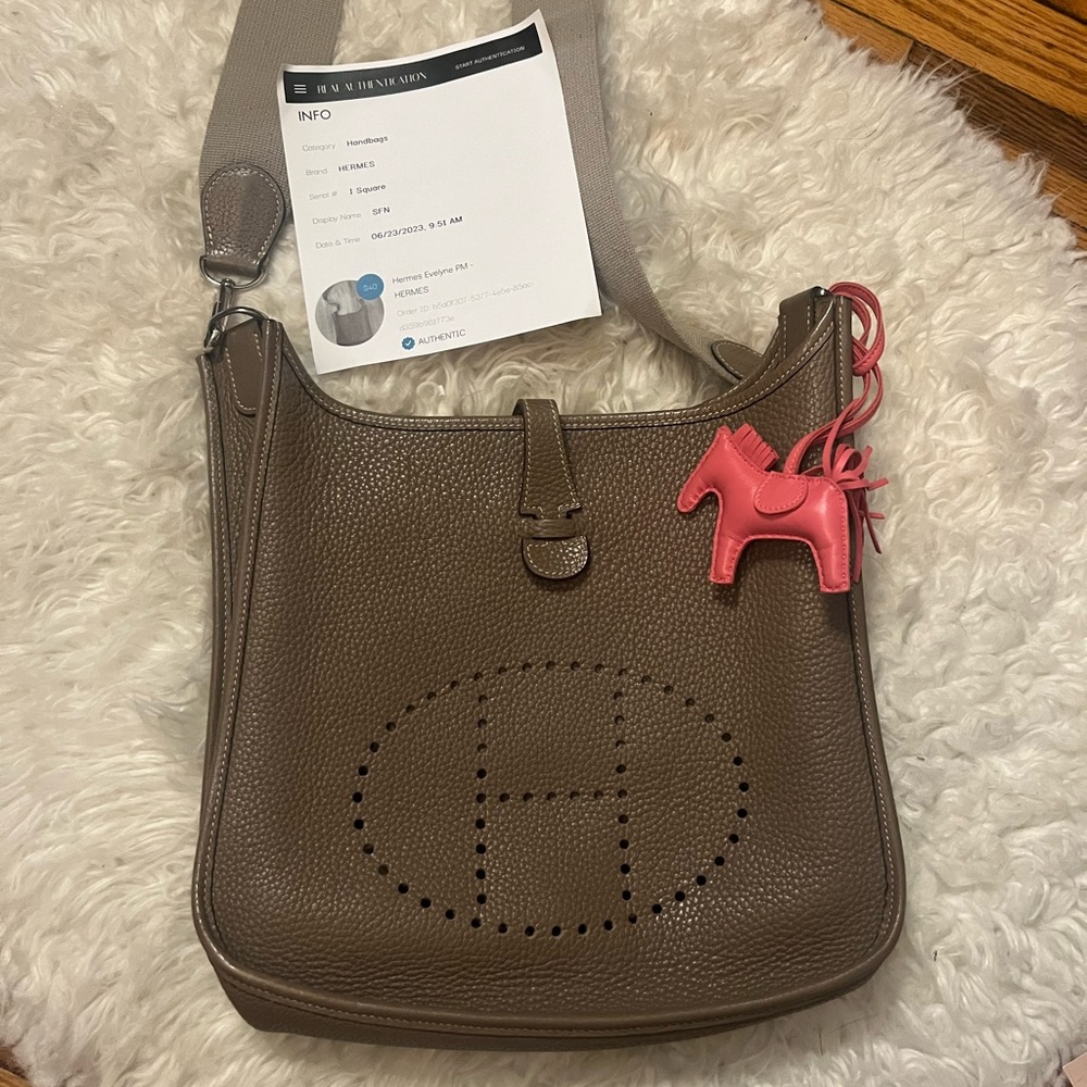 💕SOLD💕 Hermes Evelyne PM l Gen in Etoupe Clemence with Rodeo Charm
